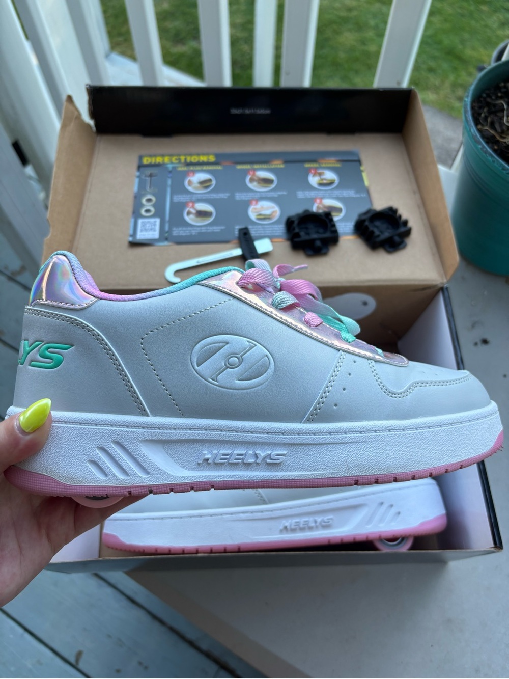 Heelys White Pink Mint Iridescent Low-Top Skate Sneakers